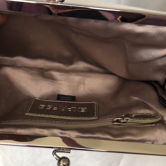 EXPRESS metallic pewter genuine leather clutch. Vintage. Kiss lock opening. - Picture 7 of 9